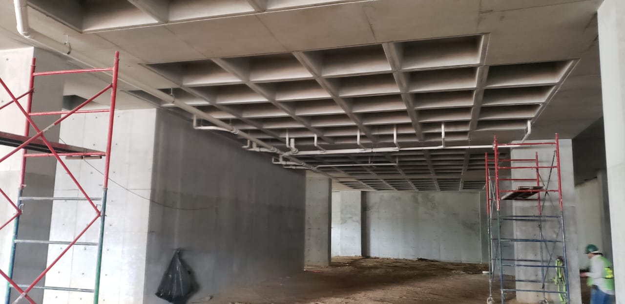 Instalación en área de obra gris